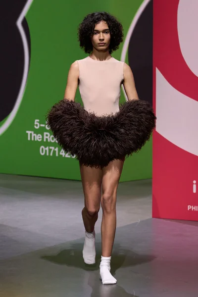 Look 19